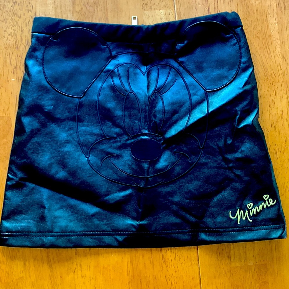 Adorable pleather Minnie mini skirt.  H&M size 7-8yr